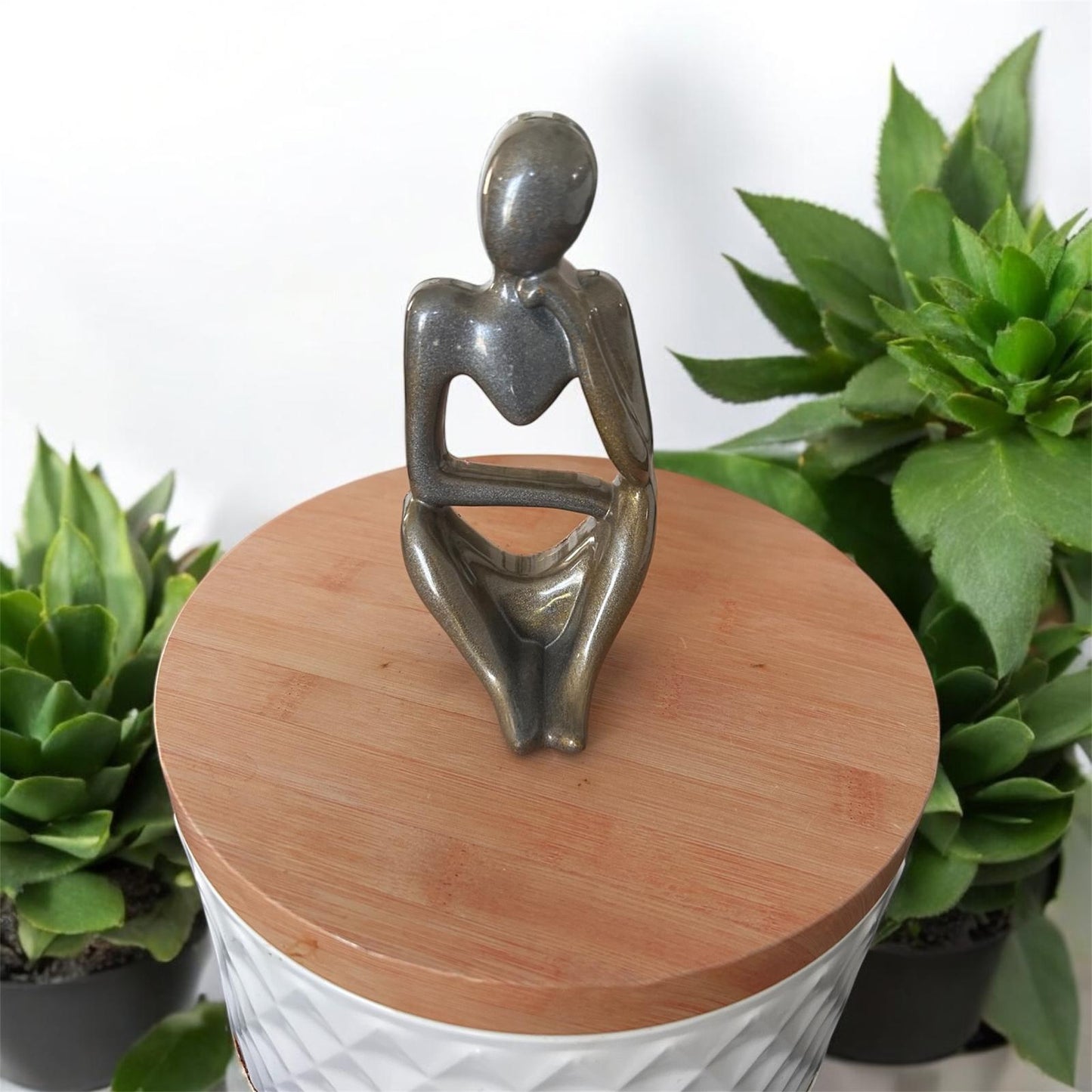 Figurine Silhouette en Résine Époxy – Élégance Minimaliste, Fait Main ✨